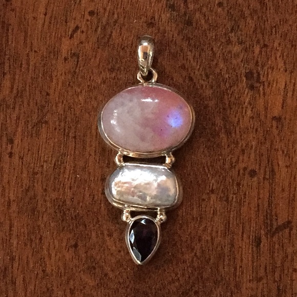 Gorgeous Moonstone Pendant - Picture 1 of 3